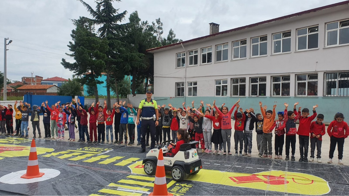 Jandarma Trafik Ekiplerinden Öğrencilerimize ''Trafik Eğitimi'' Çalışması
