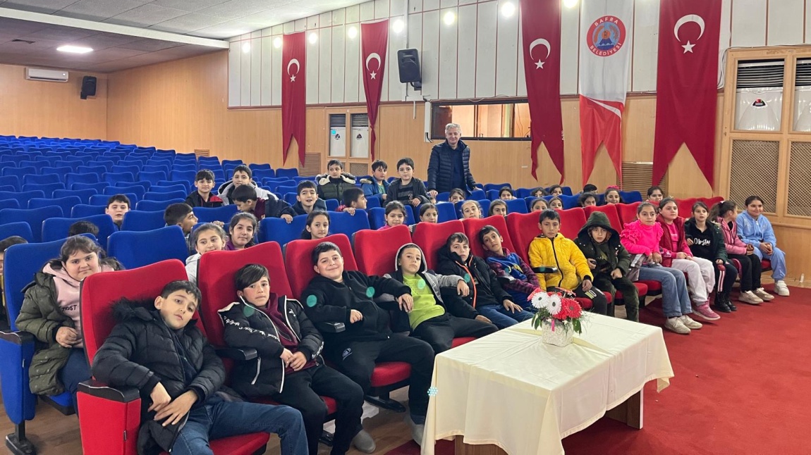 Öğrencilerimizin Tiyatro Heyecanı